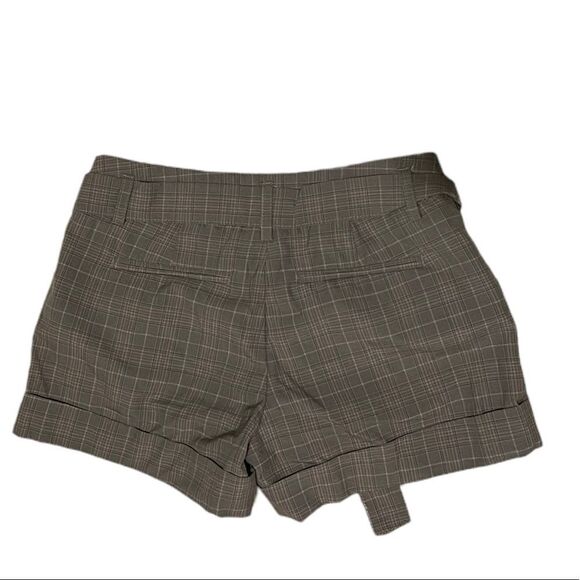 Banana Republic cuffed shorts - Picture 2 of 3